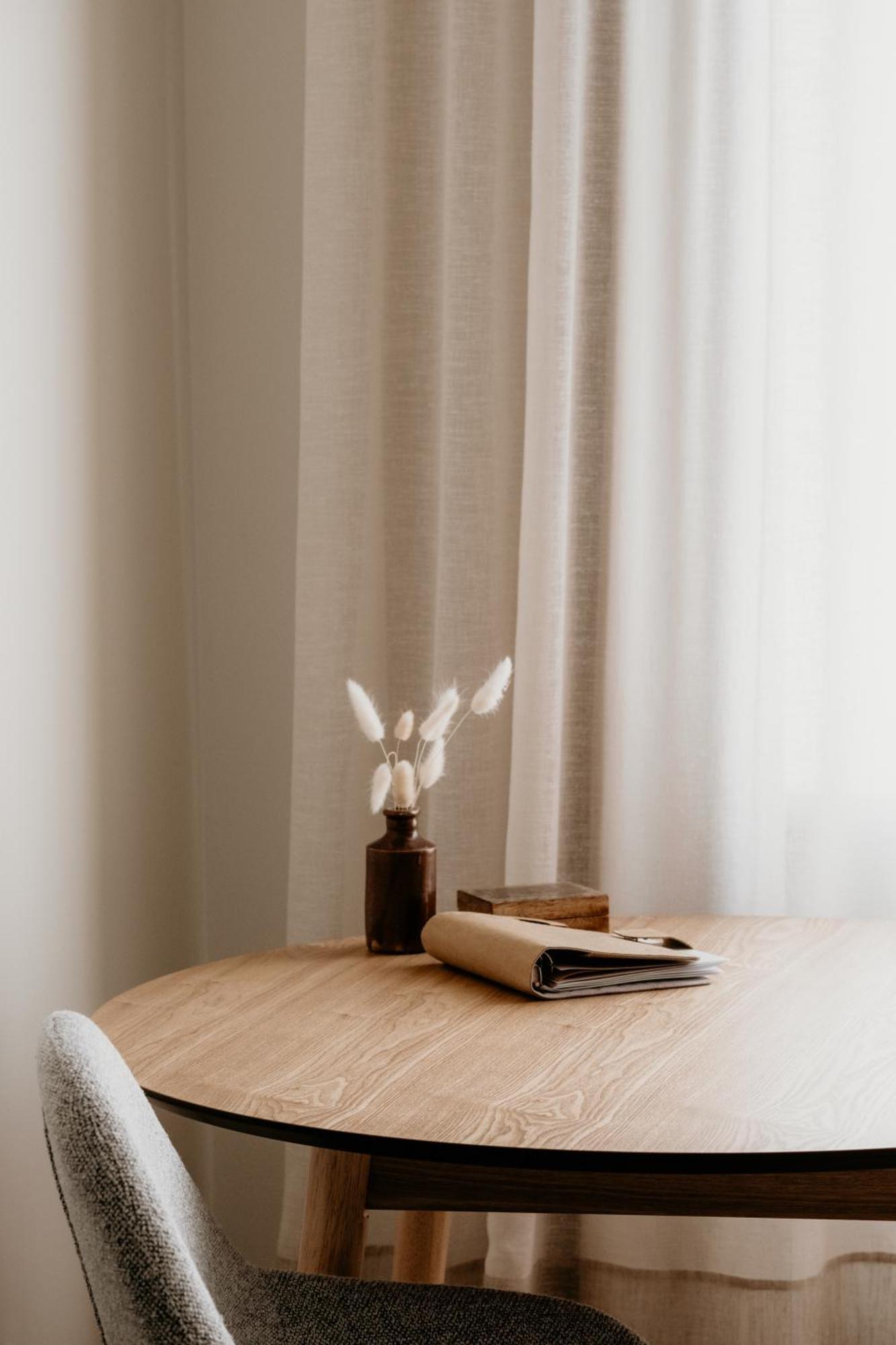 The Oak & Anchor Hotel Port Fairy Buitenkant foto Curtain made of linen